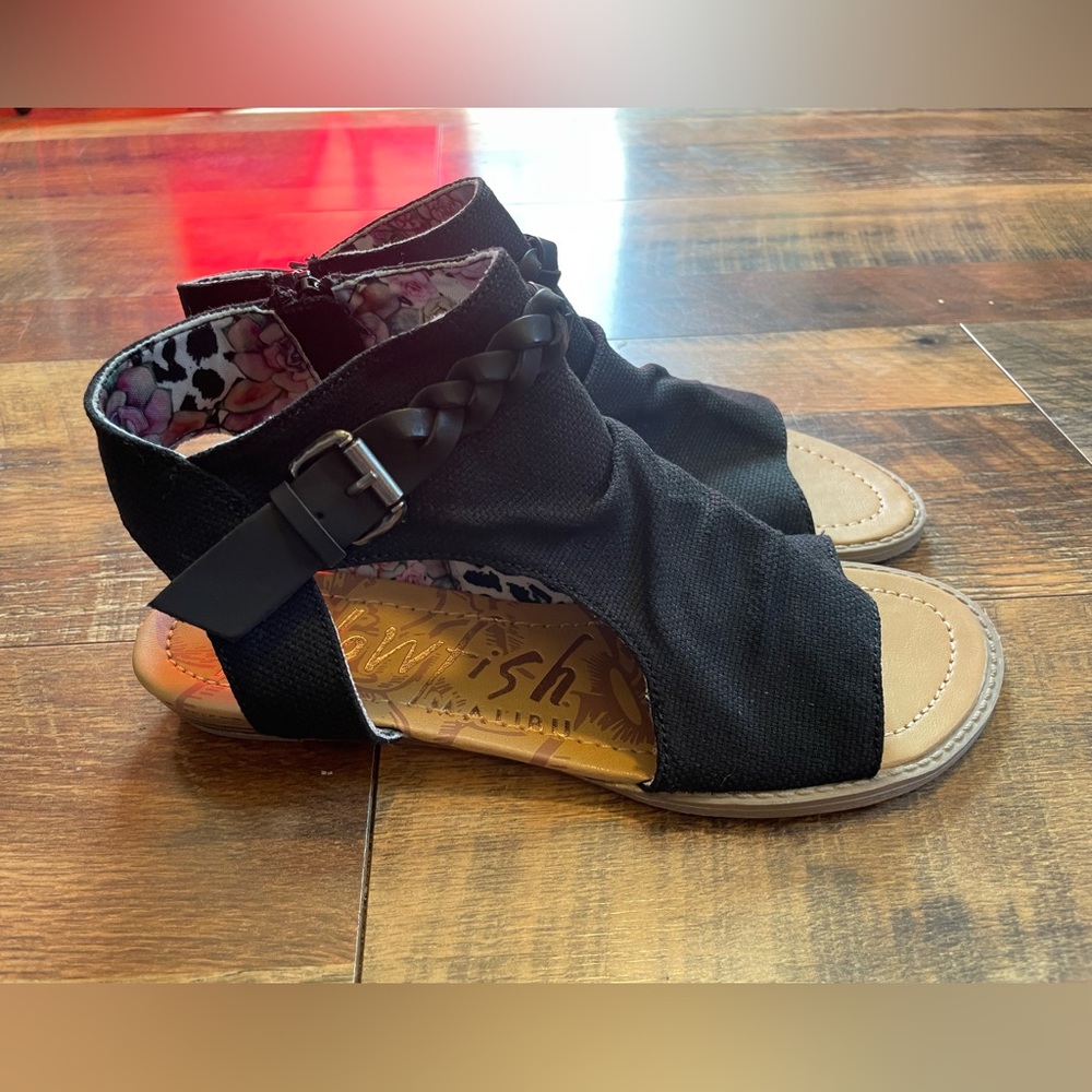 BLOWFISH Malibu Boxie gladiator wedge sandal canvas, size 7.5, never worn